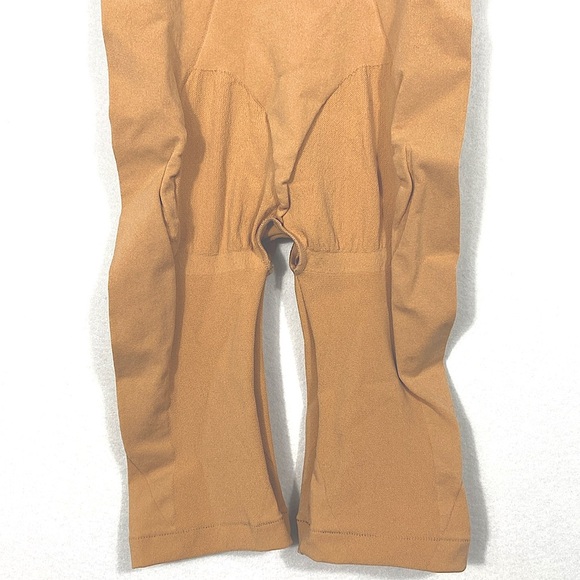 Leonisa Invisible Extra High-Waisted Shaper Short in Nude Large - Picture 10 of 13